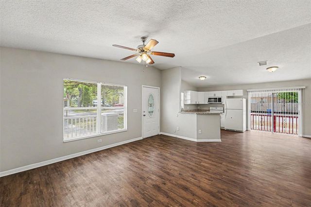 1602 E NORTH BAY STREET, Tampa, FL 33610