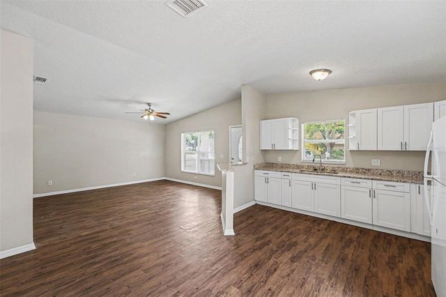 1602 E NORTH BAY STREET, Tampa, FL 33610