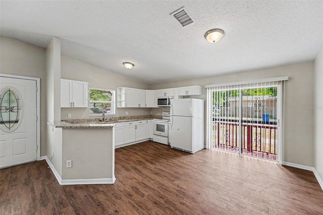 1602 E NORTH BAY STREET, Tampa, FL 33610