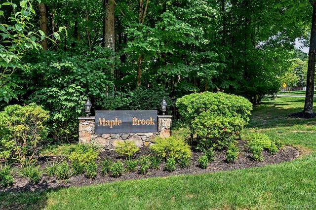 210 Sandpiper Court 210, Yorktown Heights, NY 10598