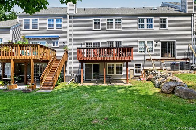 210 Sandpiper Court 210, Yorktown Heights, NY 10598