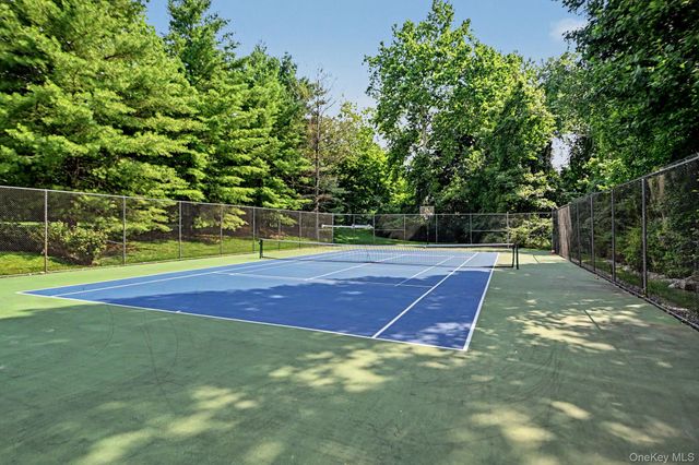 210 Sandpiper Court 210, Yorktown Heights, NY 10598