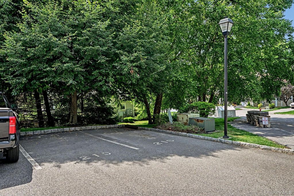 210 Sandpiper Court 210, Yorktown Heights, NY 10598 — photo 3
