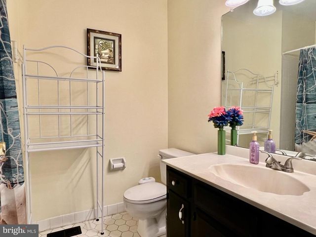 5 EMILY CT, Robbinsville, NJ 08691