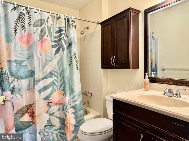 5 EMILY CT, Robbinsville, NJ 08691