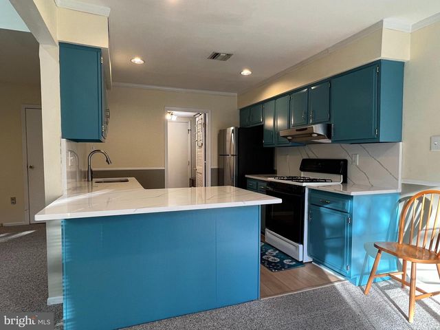 5 EMILY CT, Robbinsville, NJ 08691