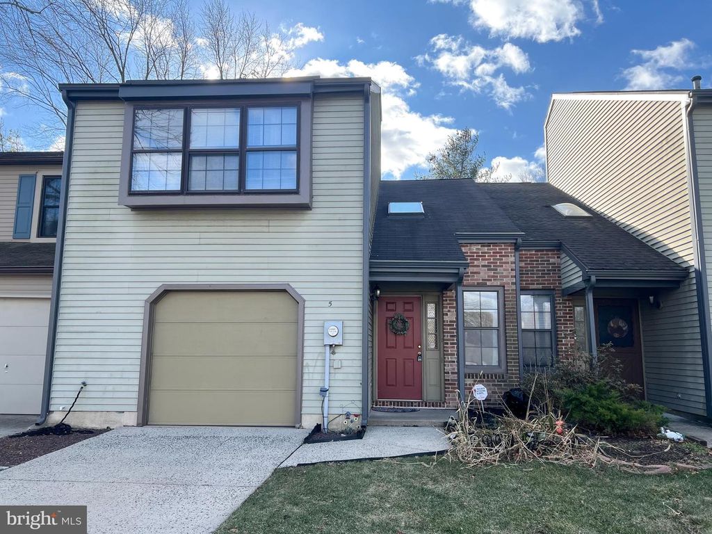 5 EMILY CT, Robbinsville, NJ 08691