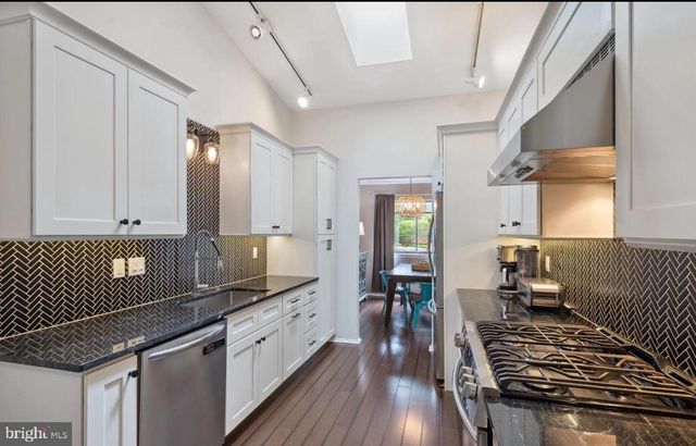 37 GALLO, Lawrence, NJ 08648