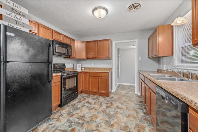 605 S Mission, Wichita, KS 67207