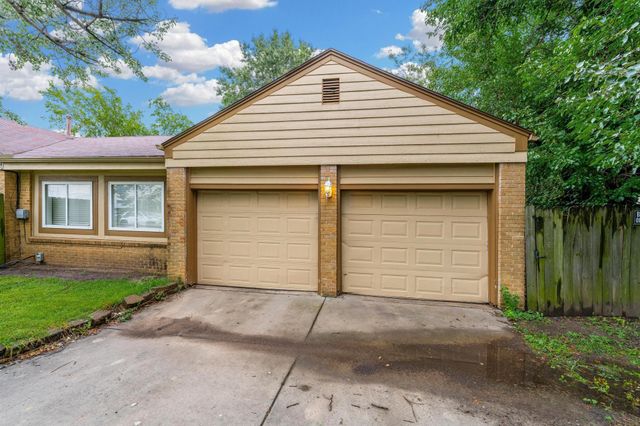 605 S Mission, Wichita, KS 67207