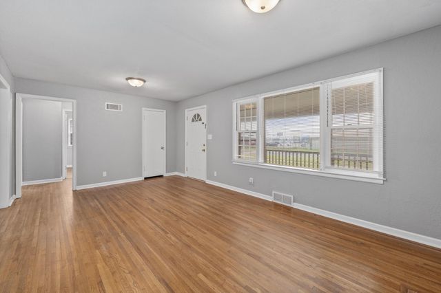 605 S Mission, Wichita, KS 67207