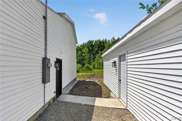 2433 County Route 6, Volney, NY 13069