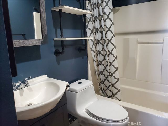 14435 Valerio 15, Van Nuys, CA 91405