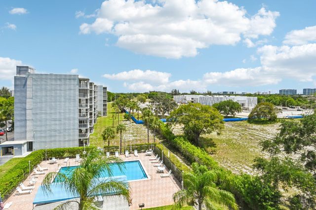 5500 NW 2nd Avenue 614, Boca Raton, FL 33487