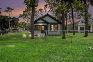 12050 25th Street, Santa Fe, TX 77510