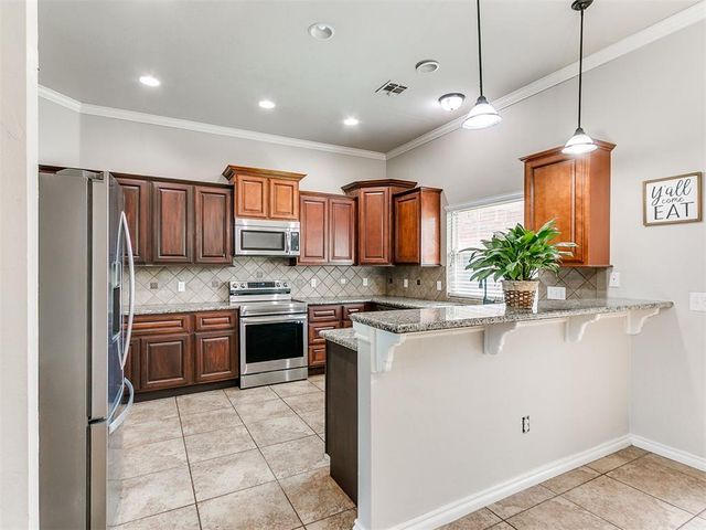 2195 S Dobbs Road, Harrah, OK 73045