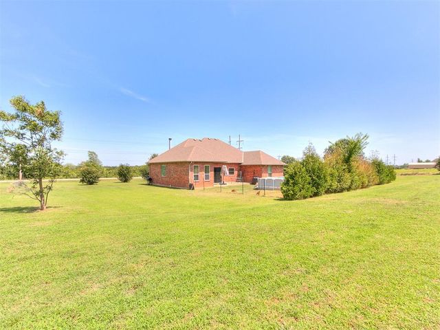 2195 S Dobbs Road, Harrah, OK 73045