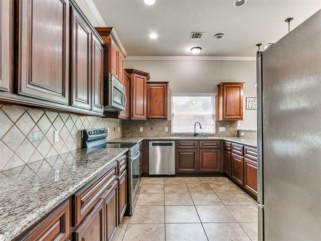 2195 S Dobbs Road, Harrah, OK 73045