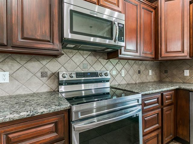 2195 S Dobbs Road, Harrah, OK 73045