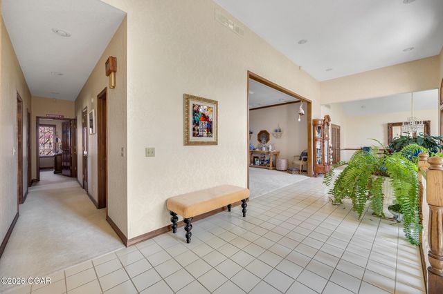 1021 Oakmont Drive, Joplin, MO 64804