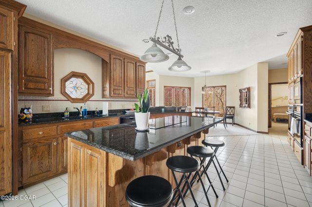 1021 Oakmont Drive, Joplin, MO 64804