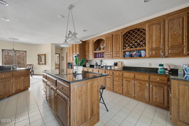 1021 Oakmont Drive, Joplin, MO 64804