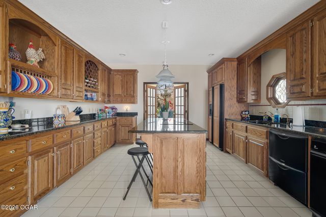 1021 Oakmont Drive, Joplin, MO 64804