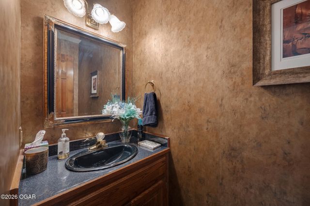 1021 Oakmont Drive, Joplin, MO 64804