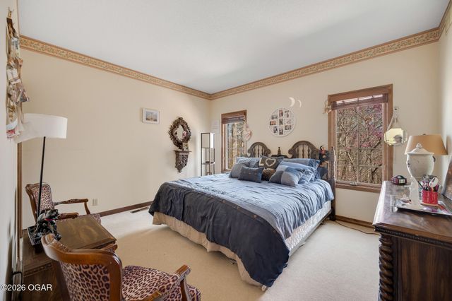 1021 Oakmont Drive, Joplin, MO 64804