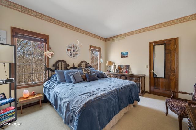 1021 Oakmont Drive, Joplin, MO 64804