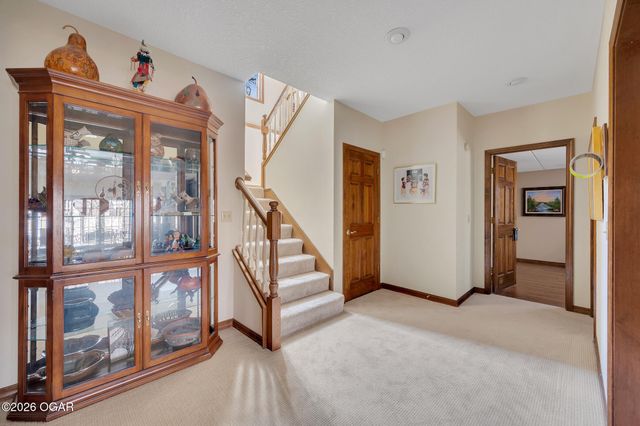 1021 Oakmont Drive, Joplin, MO 64804