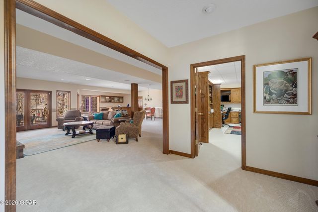 1021 Oakmont Drive, Joplin, MO 64804