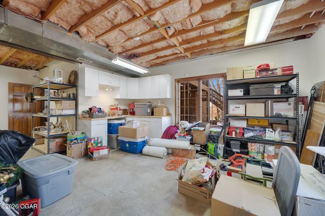 1021 Oakmont Drive, Joplin, MO 64804