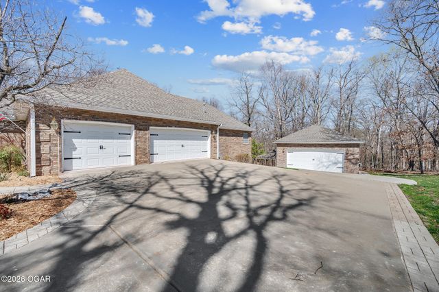 1021 Oakmont Drive, Joplin, MO 64804