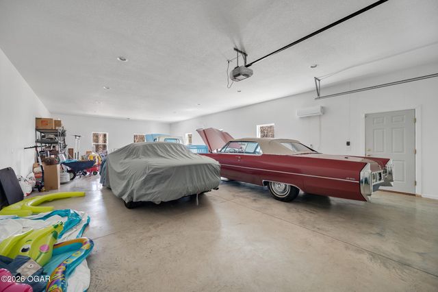 1021 Oakmont Drive, Joplin, MO 64804