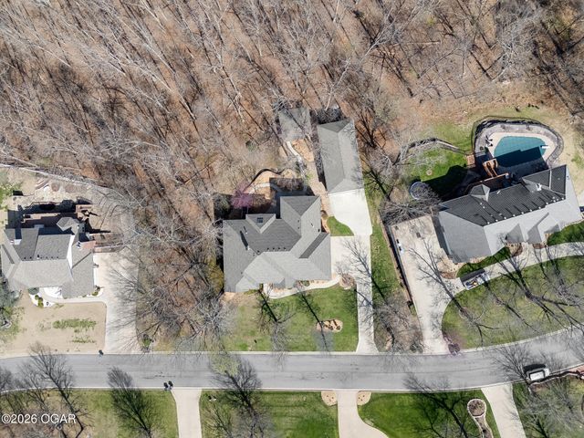 1021 Oakmont Drive, Joplin, MO 64804