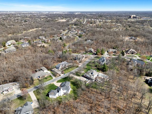 1021 Oakmont Drive, Joplin, MO 64804