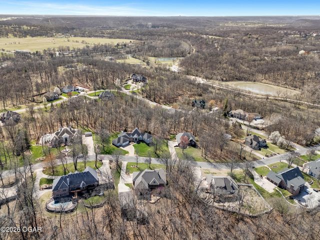 1021 Oakmont Drive, Joplin, MO 64804