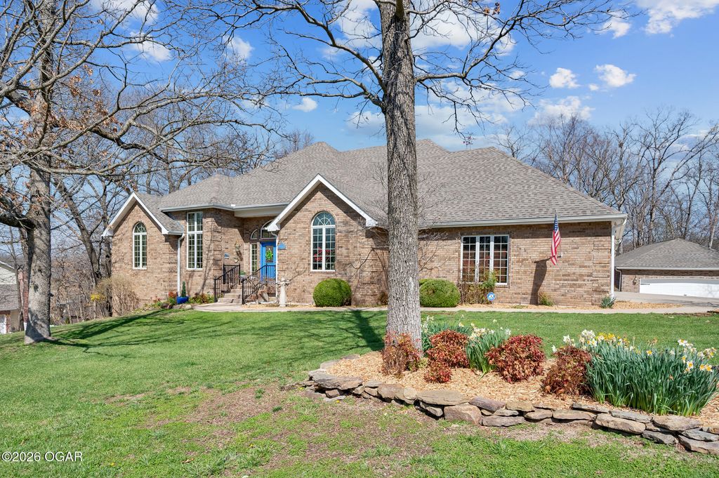 1021 Oakmont Drive, Joplin, MO 64804