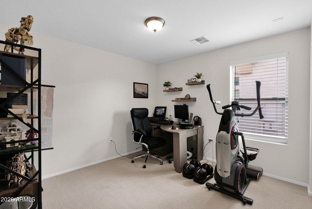 Image 13 of property listing at 2250 E DEER VALLEY Road 94, Phoenix, AZ 85024