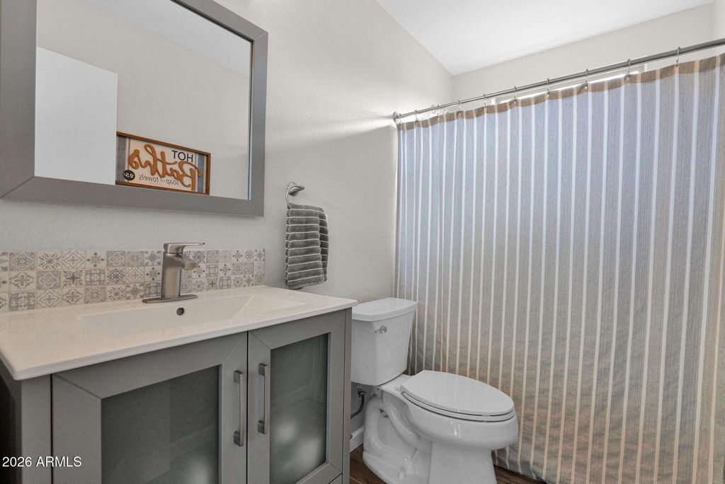 Image 14 of property listing at 2250 E DEER VALLEY Road 94, Phoenix, AZ 85024