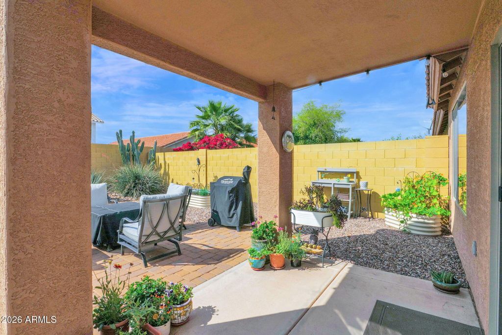 Image 15 of property listing at 2250 E DEER VALLEY Road 94, Phoenix, AZ 85024