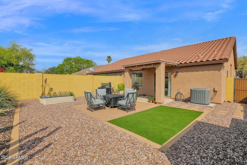 Image 19 of property listing at 2250 E DEER VALLEY Road 94, Phoenix, AZ 85024