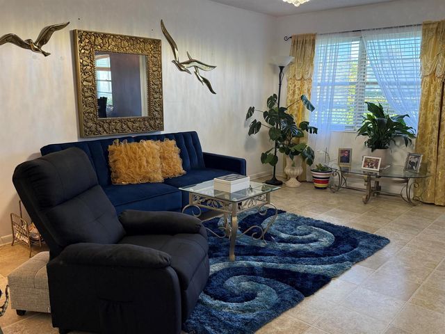81 Camden Drive D, West Palm Beach, FL 33417