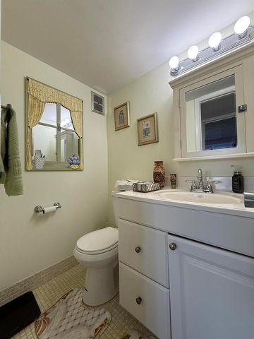 81 Camden Drive D, West Palm Beach, FL 33417