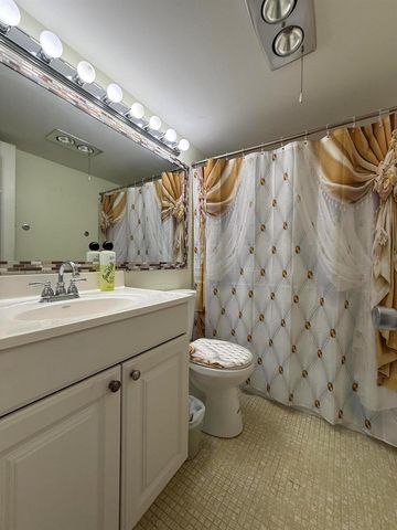 81 Camden Drive D, West Palm Beach, FL 33417