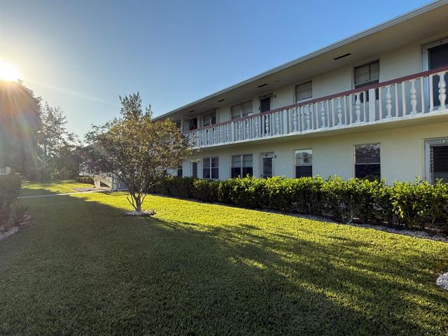 81 Camden Drive D, West Palm Beach, FL 33417