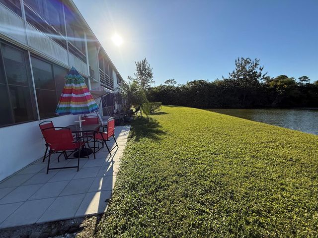 81 Camden Drive D, West Palm Beach, FL 33417