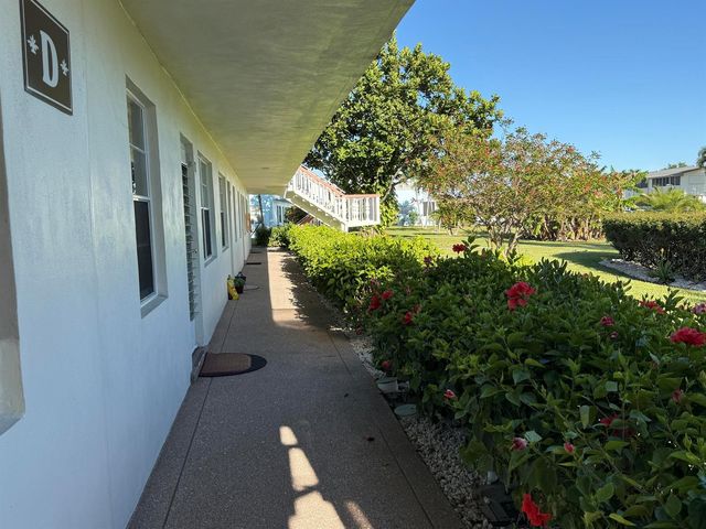 81 Camden Drive D, West Palm Beach, FL 33417