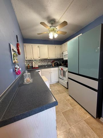 81 Camden Drive D, West Palm Beach, FL 33417